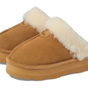 Luxurious Shearling Women's Slippers in Tan